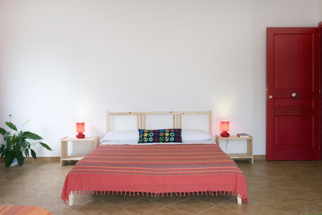 B&B La Gatta Bianca Oliveri Rum bild