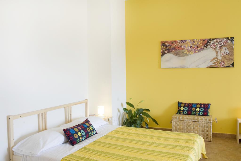 B&B La Gatta Bianca Oliveri Rum bild