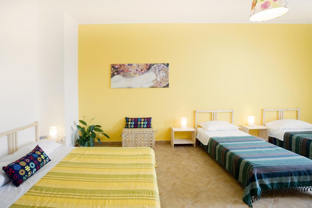 B&B La Gatta Bianca Oliveri Rum bild