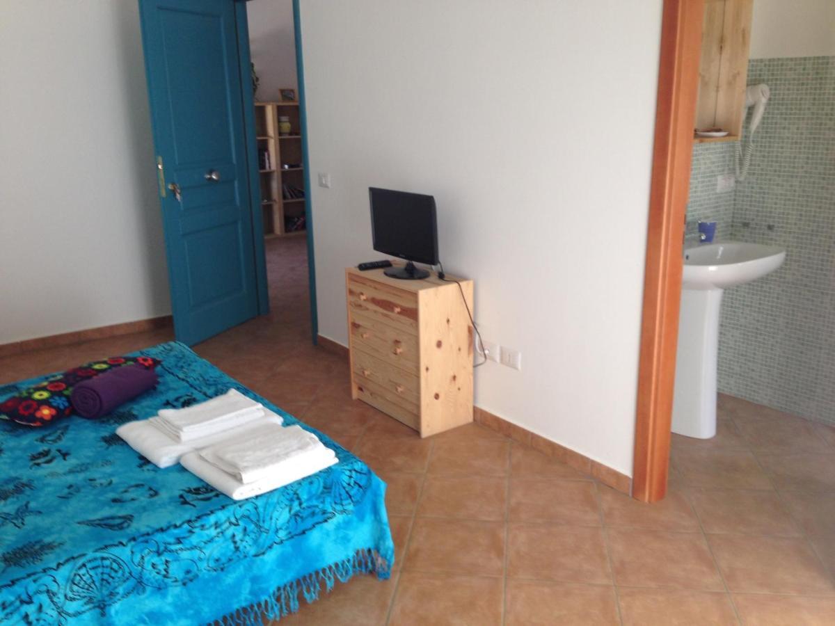 B&B La Gatta Bianca Oliveri Rum bild